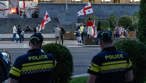 Policija prie demonstrantų Tbilisyje / Moe Zoyari / ZUMAPRESS.com