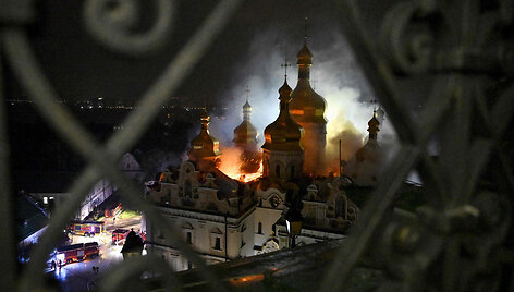 Rusijos smūgių Kyjive padariniai / GENYA SAVILOV / AFP