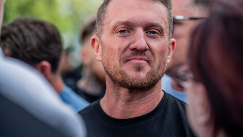 Tommy Robinsonas / SOPA Images