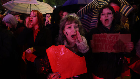 Protestas už palengvintą prieigą prie abortų Lenkijoje /  / AP