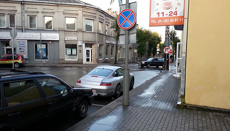 Panevėžyje &bdquo;Porsche&ldquo; miesto centre atidarė grybų sezoną.