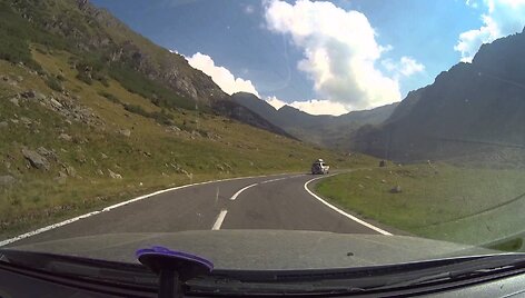 VIDEO kadras: Transfagar&scaron;ano kelias Rumunijoje.