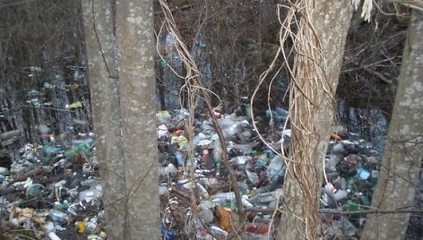 Akmenės žvejai dalyvavo aplinkos &scaron;varinimo akcijoje &bdquo;Darom 2010&ldquo;.