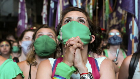 Aktyvistės džiaugiasi abortų legalizavimu