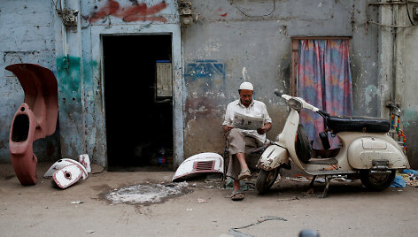 Pakistane itin mylimi &bdquo;Vespa&ldquo; motoroleriai