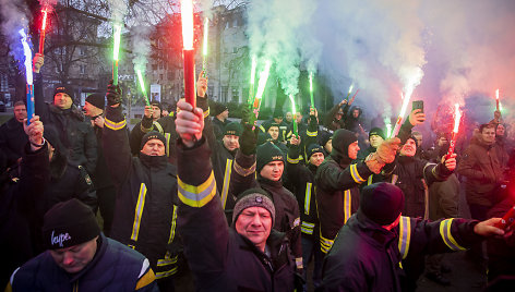 Nacionalinio pareigūnų profesinių sąjungų susivienijimo  organizuota pareigūnų protesto akcija