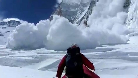 Sniego lavina Evereste