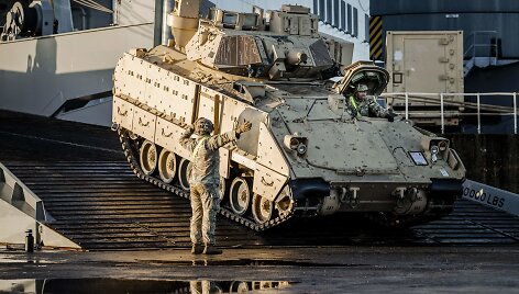 Į Nyderlandus pristatyta karinė įranga i&scaron; JAV