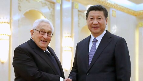 Henry Kissingeris ir Xi Jinpingas.