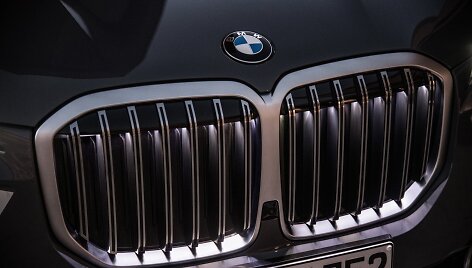 Atnaujintas BMW X7