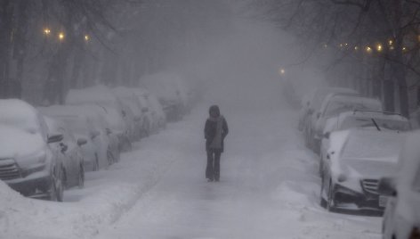 Bostoną ir kitus JAV šiaurės rytų miestus nuklojo sniegas