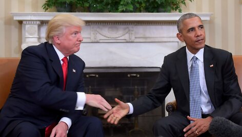 Donaldas Trumpas ir Barackas Obama Baltuosiuose Rūmuose
