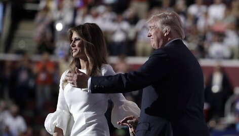 JAV respublikonų suvažiavime Trumpas pristatė savo žmoną Melanią