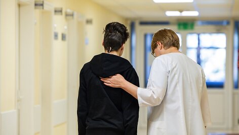 Penkiolikmečiui Laurynui Kauno klinikose pirmą kartą atlikta gyvybi&scaron;kai svarbi kaukolės pamato operacija