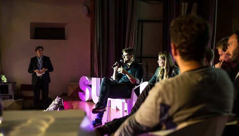 Panel diskusijas su Mindaugu Glodu