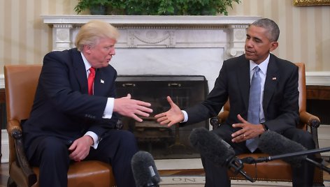 Donaldas Trumpas ir Barackas Obama Baltuosiuose Rūmuose