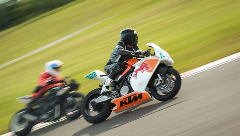 Motociklų varžybos Auk&scaron;tadvario kartodrome