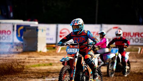 Motokroso čempionato Moterų įskaitos dalyvės