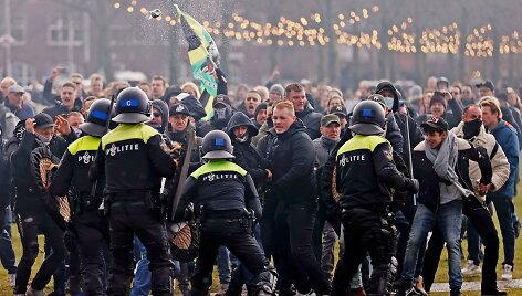 Policijos ir protestuotojų susirėmimai Amsterdame