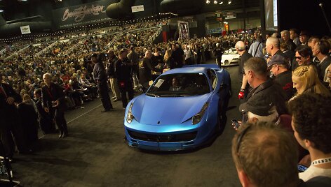 Justino Bieberio &bdquo;Ferrari 458 Italia&ldquo; aukcione Arizonoje
