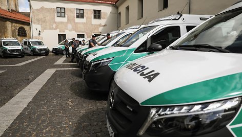 Lietuvos policija įsigijo Įsigijo 19 naujų reagavimo mikroautobusų „Mercedes-Benz Vito“