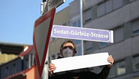 Vokietijoje minimos pirmosios kruvino ksenofobinio i&scaron;puolio metinės