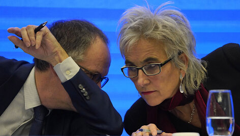 SARS-CoV-2 kilmę Kinijoje ai&scaron;kinęsi PSO ekspertai Marion Koopmans ir Peteris Ben Embarekas