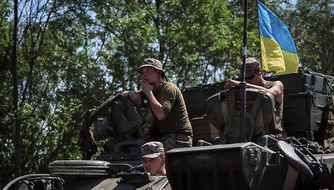 Ukrainos kariai netoli fronto linijos