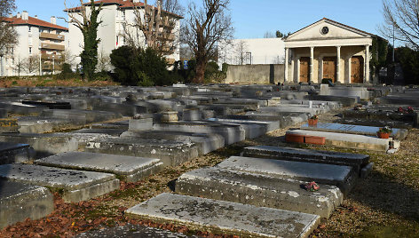 Prancūzijoje vėl išniekintos žydų kapinės