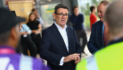Andy Burnhamas / AP