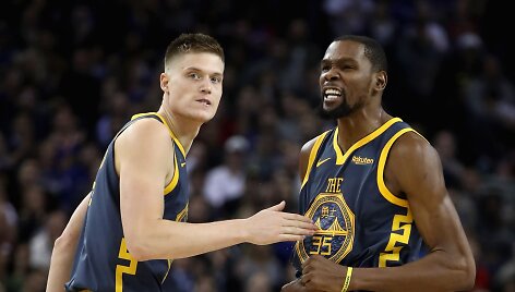 Jonas Jerebko ir Kevinas Durantas