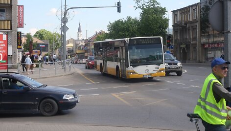 &Scaron;iaulių &bdquo;Busturo&ldquo; darbuotojai mitinge reikalavo keisti bendrovės vadovybę