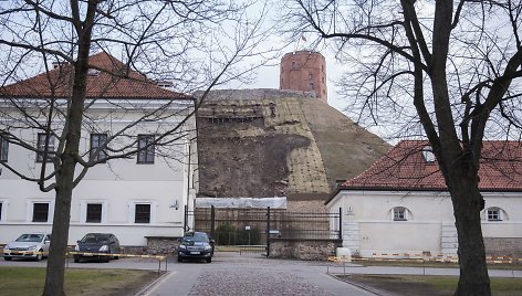 Nuošliaužos niokoja Gedimino pilies kalną