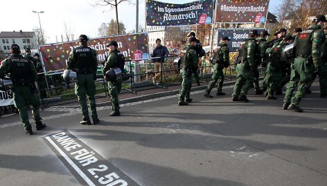 Užra&scaron;as eitynėse &ndash; dėkojama už &bdquo;labdarą&ldquo;