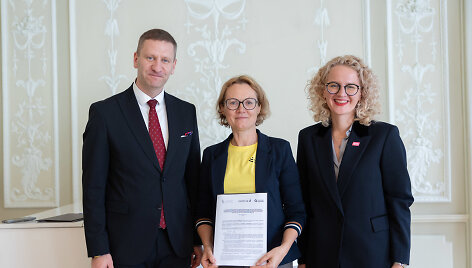 Simonas Kairys, Romualda Stragienė, Au&scaron;rinė Armonaitė