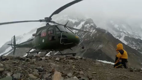 Lenkijos alpinistai i&scaron;gelbėjo Himalajų vir&scaron;ukalnėje įstrigusią prancūzę