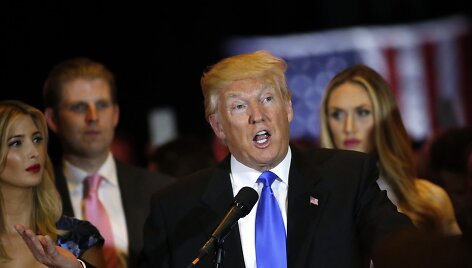 Trumpas triu&scaron;kinamai laimėjo Indianoje, Tedas Cruzas nutraukė savo kampaniją