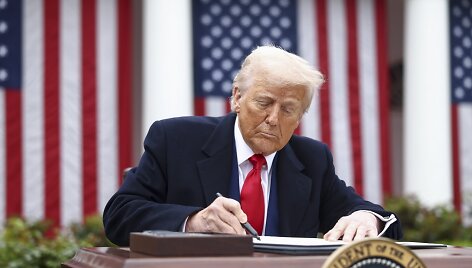 Donaldas Trumpas / Jim LoScalzo- Pool via CNP / ZUMAPRESS.com