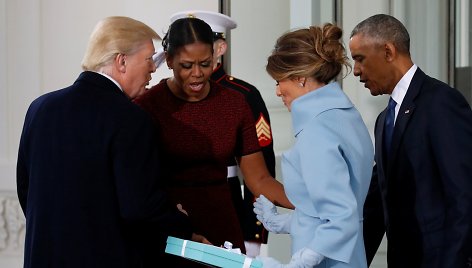 Donaldas Trumpas, Michelle Obama, Melania Trump ir Barackas Obama