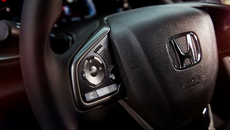 De&scaron;imtos kartos &bdquo;Honda Civic&ldquo; bandymai Barselonoje