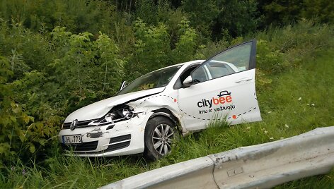 &bdquo;Citybee&ldquo; automobilio &bdquo;Volkswagen Golf&ldquo; avarija