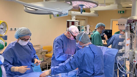Besiūlių aortos vožtuvų implantacija