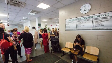 Migracijos valdyboje Vilniuje žmonės priversti laukti eilėse