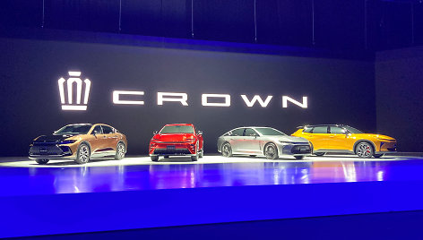 „Toyota“ pirmą kartą pasaulinėms rinkoms pasiūlys garsųjį modelį „Crown“