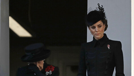 Britanijos karalienė Elizabeth II ir Kate Middleton