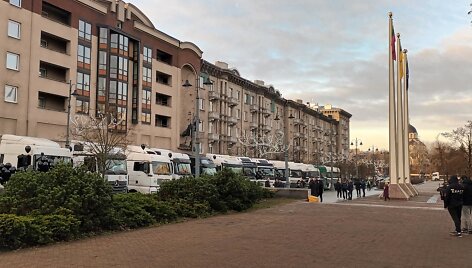 Vežėjai renkasi į protestą Gedimino prospekte