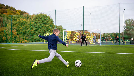 Paplaujoje atidarytas Kaukysos sporto aikštynas