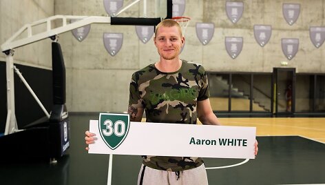 aaronas-whiteas-jau-spejo-isikurti-kaune