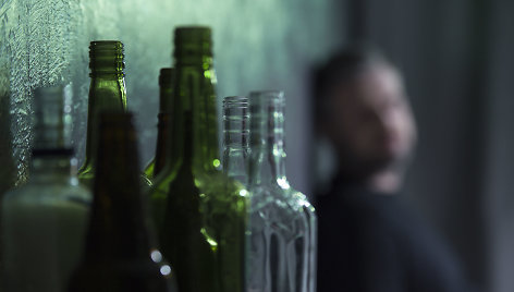 Oficialiam alkoholio vartojimui mažėjant, gamintojai tuo abejoja