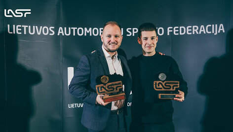 Ovidijus Va&scaron;takas ir Matas Žalandauskas atsiėmė 2025 metų sezono trofėjus